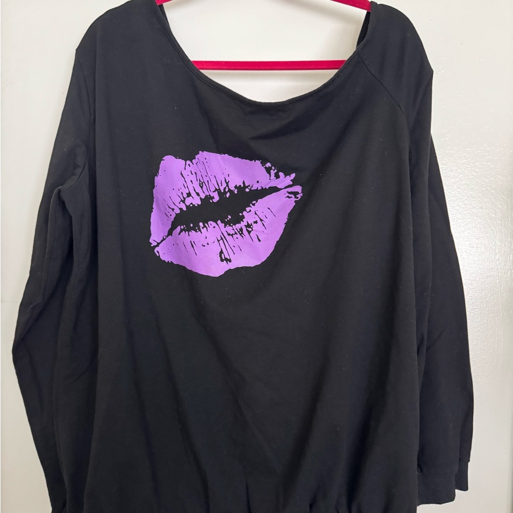 EUC Magic MK Off one Shoulder Purple Kiss Lips on Black Shirt Size 4XL